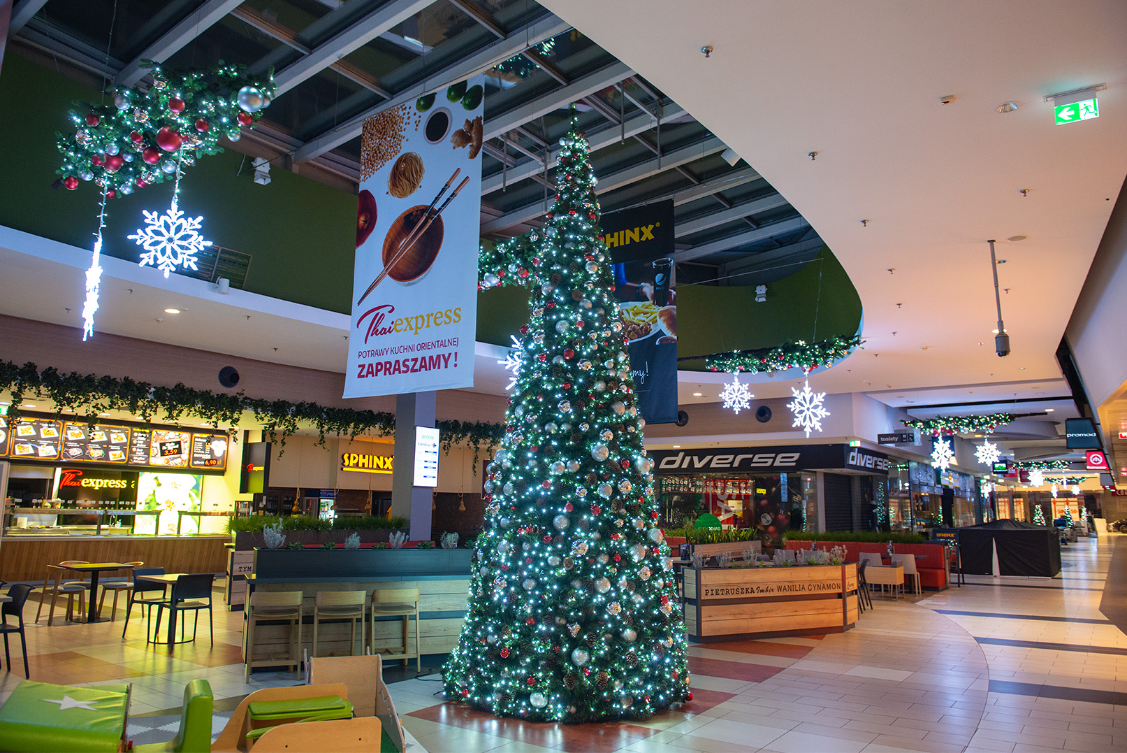 Weihnachtslichtdekoration der Arena Gliwice